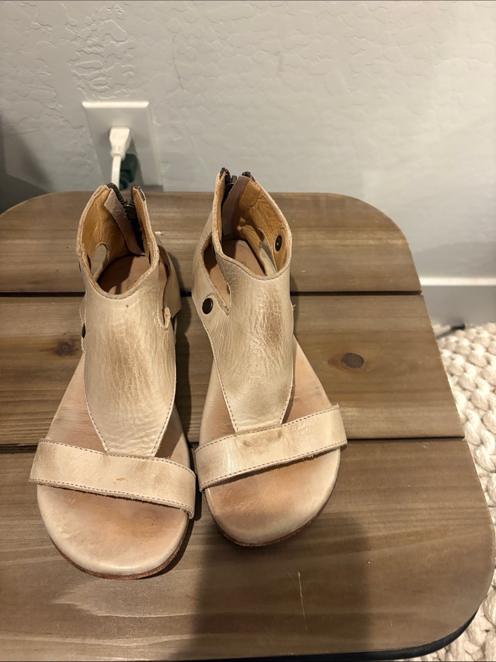 Women's Tan Leather Open-Toe Sandals